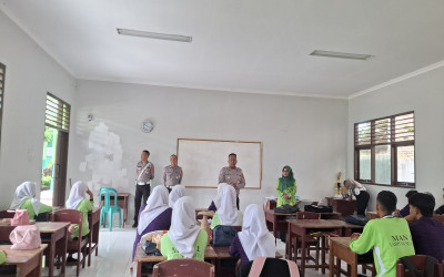 Sejumlah Siswa MAN 1 Lampung Selatan Ikuti Sosialisasi Operasi Zebra dari Polres