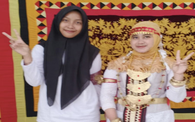 Dua Siswi MAN 1 Lampung Selatan Ikuti Lomba Bertutur Cerita Rakyat